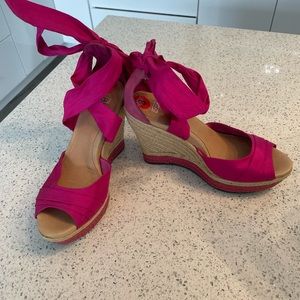 Brand New UGG Luciana Wedge Size 8